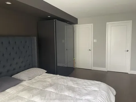 2091 Hurontario Street Mississauga ON L5A 4E6
