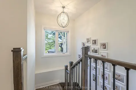 2055 Courtland Crescent Mississauga ON L4Y 1V1