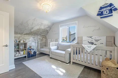 2055 Courtland Crescent Mississauga ON L4Y 1V1