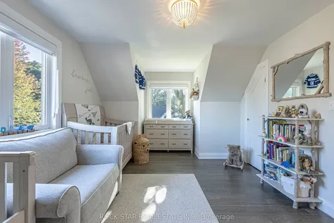 2055 Courtland Crescent Mississauga ON L4Y 1V1