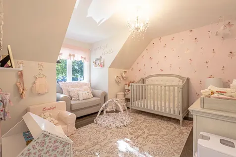 2055 Courtland Crescent Mississauga ON L4Y 1V1