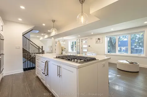 2055 Courtland Crescent Mississauga ON L4Y 1V1