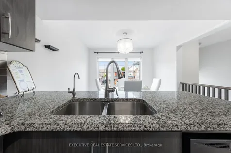 101 Mccleave Crescent Brampton ON L6Y 4Y9