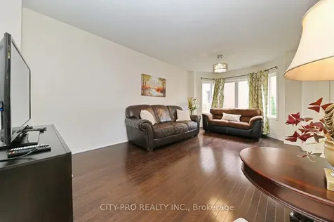 230 Duncan Lane Milton ON L9T 8B6