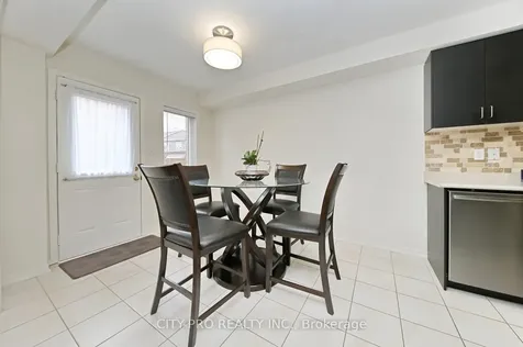 230 Duncan Lane Milton ON L9T 8B6