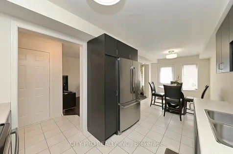 230 Duncan Lane Milton ON L9T 8B6