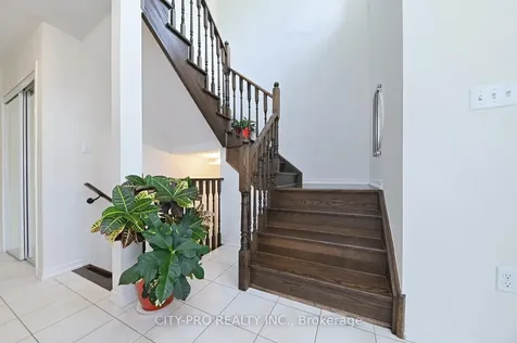 230 Duncan Lane Milton ON L9T 8B6