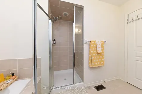 230 Duncan Lane Milton ON L9T 8B6