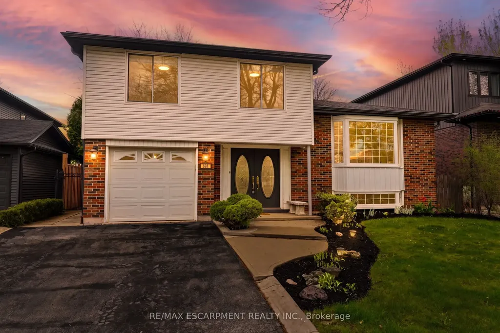 694 Mullin Way Burlington ON L7L 4J7