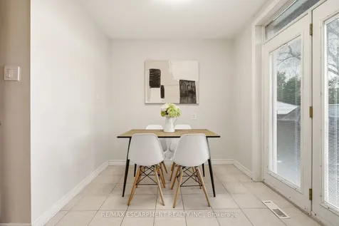 694 Mullin Way Burlington ON L7L 4J7