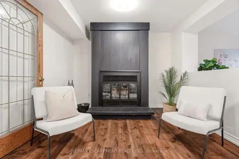 694 Mullin Way Burlington ON L7L 4J7