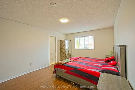 44 Baha Crescent Brampton ON L7A 2J3