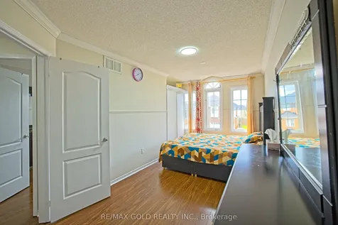 44 Baha Crescent Brampton ON L7A 2J3