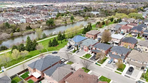 44 Baha Crescent Brampton ON L7A 2J3
