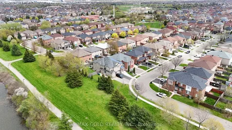 44 Baha Crescent Brampton ON L7A 2J3