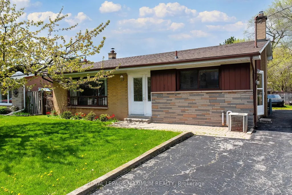 565 Pinegrove Road Oakville ON L6K 2C5