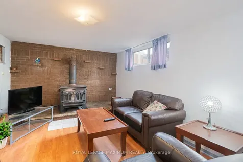565 Pinegrove Road Oakville ON L6K 2C5