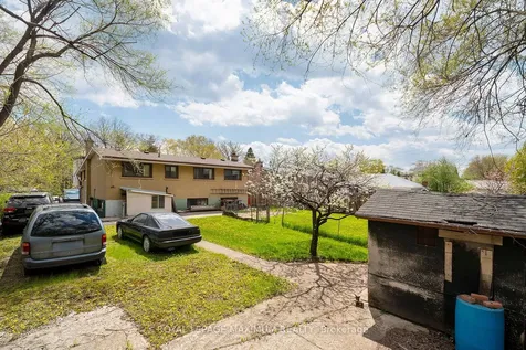 565 Pinegrove Road Oakville ON L6K 2C5