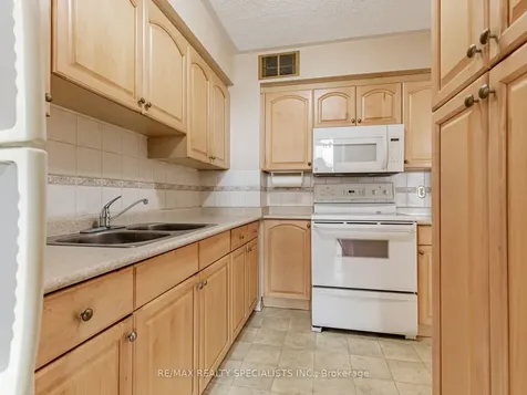 151 La Rose Avenue Toronto ON M9P 1B3