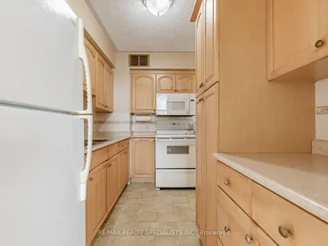 151 La Rose Avenue Toronto ON M9P 1B3