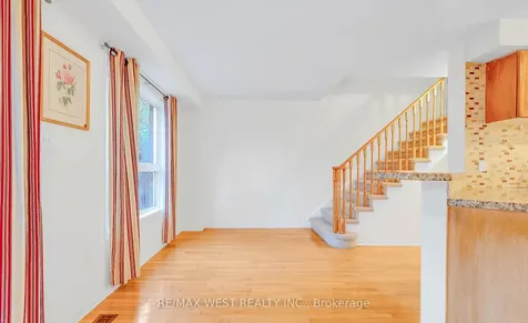 5530 Glen Erin Drive Mississauga ON L5M 6E8