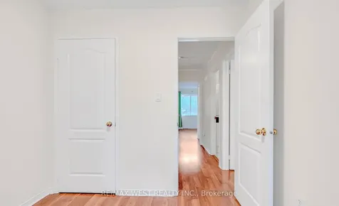 5530 Glen Erin Drive Mississauga ON L5M 6E8
