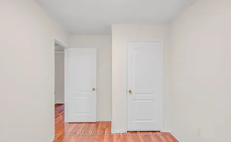 5530 Glen Erin Drive Mississauga ON L5M 6E8