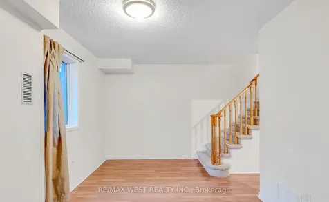 5530 Glen Erin Drive Mississauga ON L5M 6E8