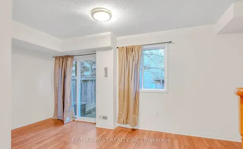 5530 Glen Erin Drive Mississauga ON L5M 6E8