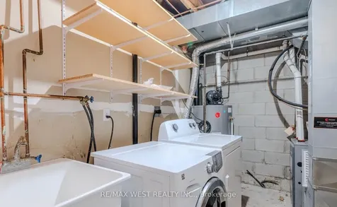 5530 Glen Erin Drive Mississauga ON L5M 6E8
