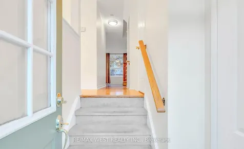 5530 Glen Erin Drive Mississauga ON L5M 6E8