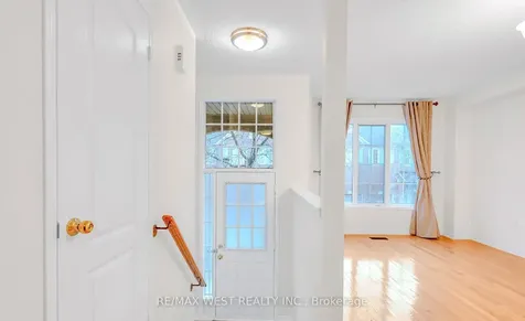 5530 Glen Erin Drive Mississauga ON L5M 6E8