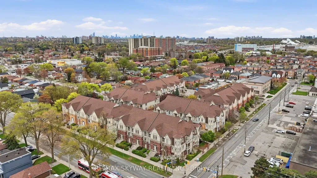 11 Pine Street Toronto ON M9N 0A6