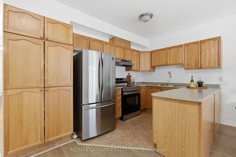 11 Pine Street Toronto ON M9N 0A6