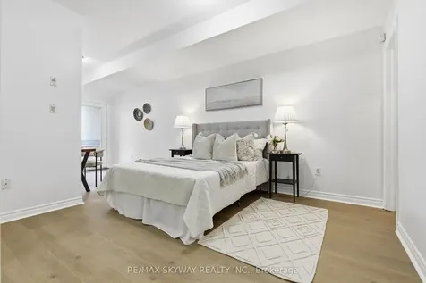 11 Pine Street Toronto ON M9N 0A6