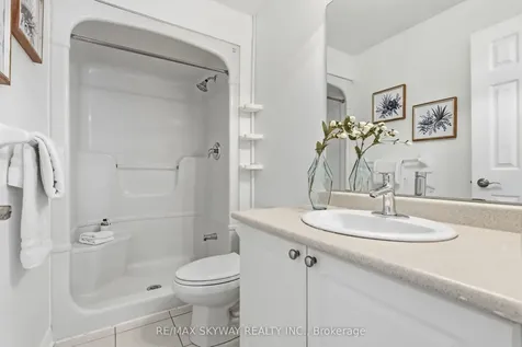 11 Pine Street Toronto ON M9N 0A6