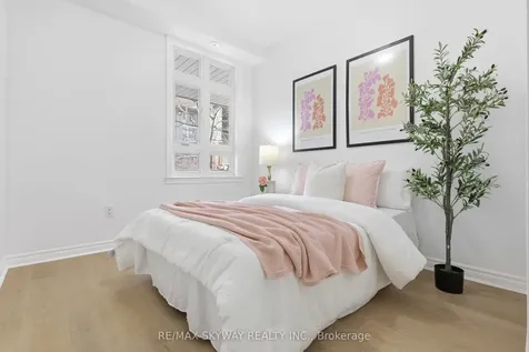 11 Pine Street Toronto ON M9N 0A6