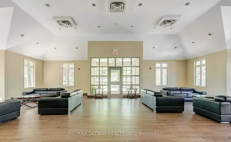 11 Pine Street Toronto ON M9N 0A6