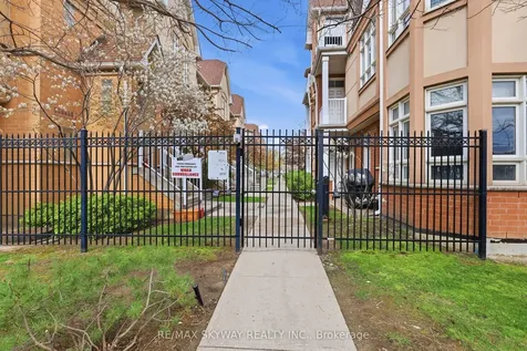 11 Pine Street Toronto ON M9N 0A6
