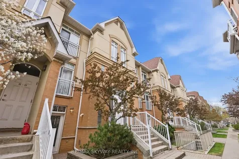11 Pine Street Toronto ON M9N 0A6