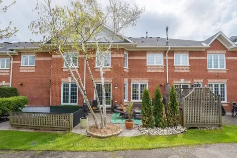 2145 Country Club Drive Burlington ON L7M 4E1