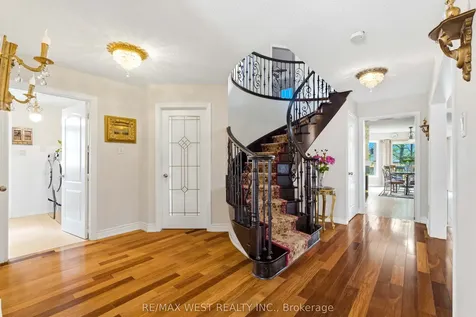 2197 Shaftesbury Court Oakville ON L6H 6C6