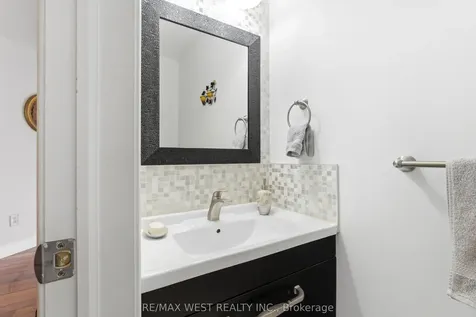 2197 Shaftesbury Court Oakville ON L6H 6C6