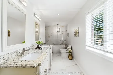 2197 Shaftesbury Court Oakville ON L6H 6C6