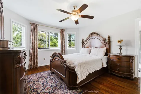 2197 Shaftesbury Court Oakville ON L6H 6C6