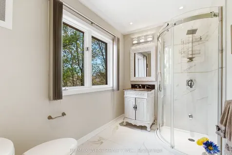 2197 Shaftesbury Court Oakville ON L6H 6C6