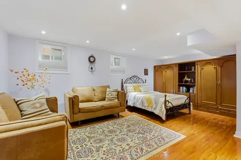 2197 Shaftesbury Court Oakville ON L6H 6C6