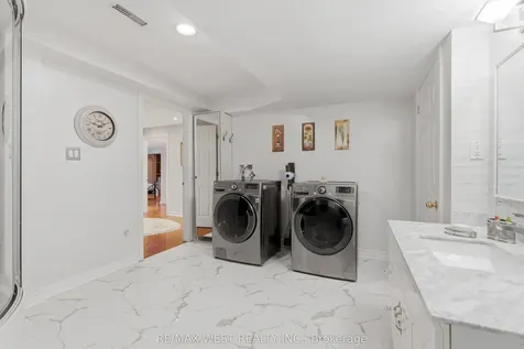 2197 Shaftesbury Court Oakville ON L6H 6C6