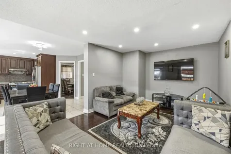 8 Fletchers Creek Boulevard Brampton ON L6X 4R6