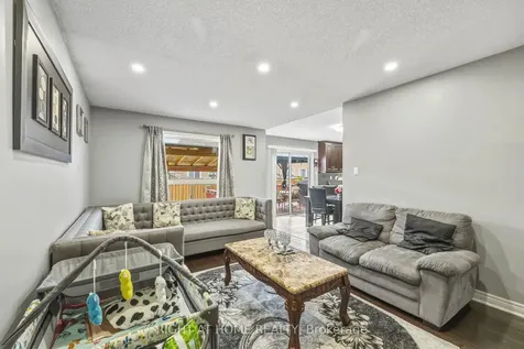 8 Fletchers Creek Boulevard Brampton ON L6X 4R6